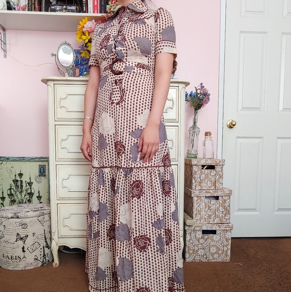 Vintage 70s Brown & Grey Rose Floral Maxi Dress - Picture 3 of 8
